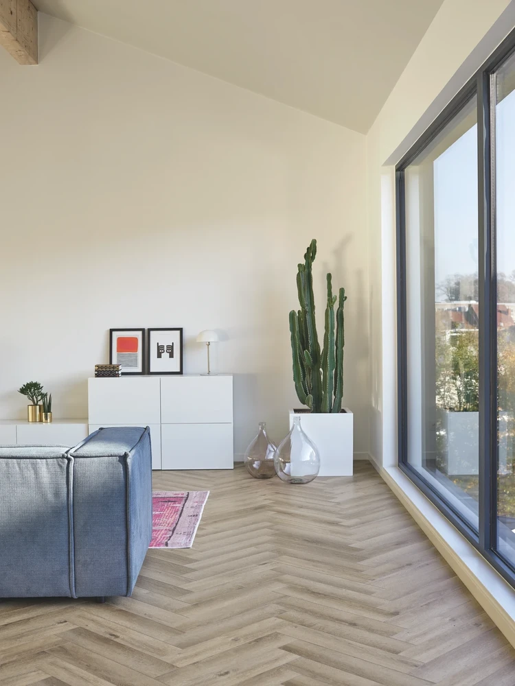 Panele winylowe Yukon Desert Dune Klasa 33 4+1 mm Lamett ParquetVinyl Herringbone - obrazek 3