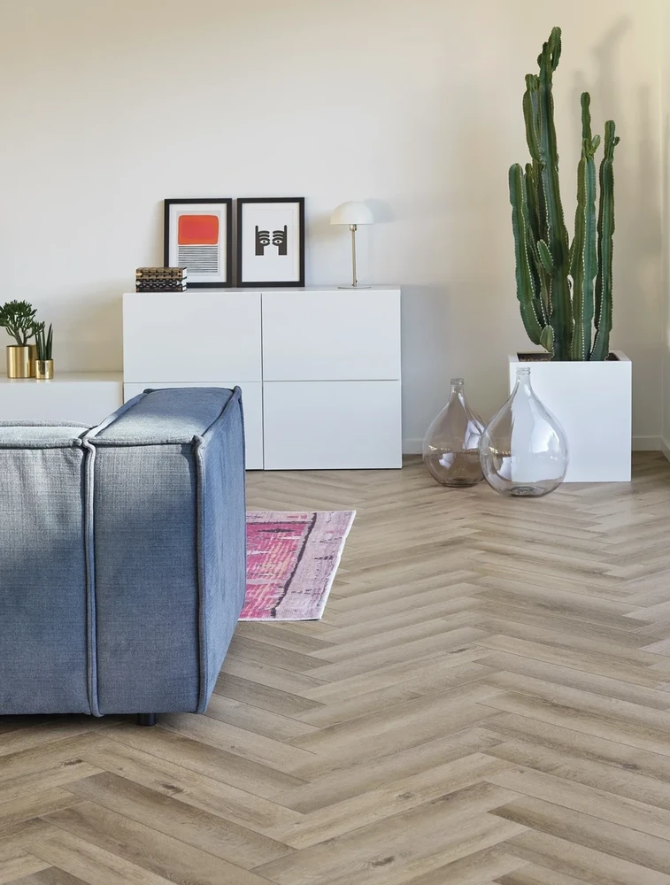 Panele winylowe Yukon Desert Dune Klasa 33 4+1 mm Lamett ParquetVinyl Herringbone - obrazek 2