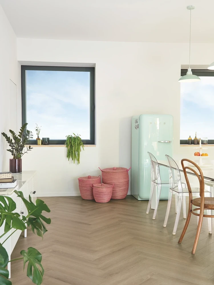 Panele winylowe Sava Almond Klasa 33 4+1 mm Lamett ParquetVinyl Herringbone - obrazek 3