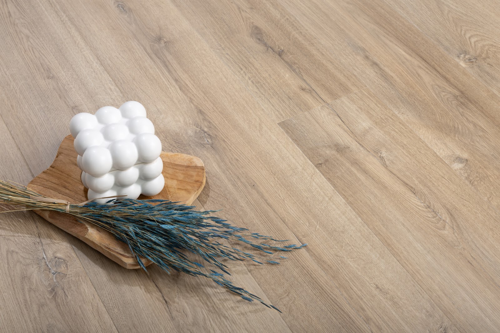 Panele laminowane Dąb Supreme Klasa AC4 8mm Futuro Premium Floor